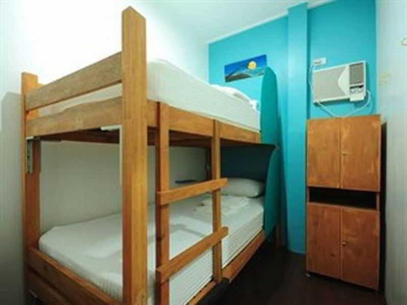 Mnl Boutique Hostel Makati City Exterior photo